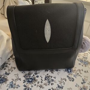Elegant Black Leather Men's Bag